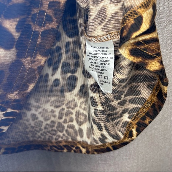 Gemstone Leopard Print Short Sleeve Top Brown/Black Plus Size 1X - Picture 6 of 7